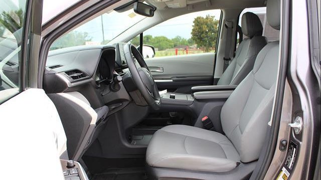 2023 Toyota Sienna XLE 8-Passenger