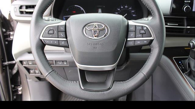 2023 Toyota Sienna XLE 8-Passenger