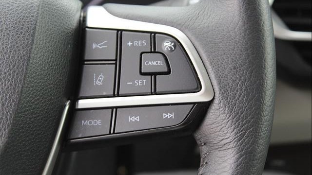 2023 Toyota Sienna XLE 8-Passenger