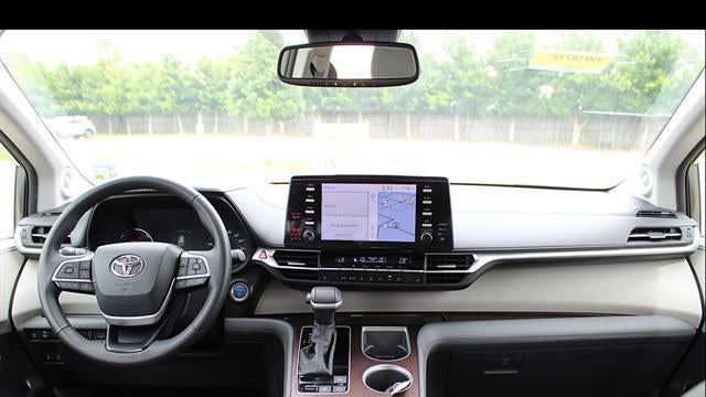 2023 Toyota Sienna XLE 8-Passenger