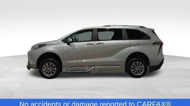2024 Toyota Sienna XLE 8-Passenger
