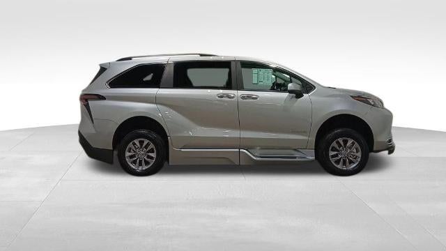 2024 Toyota Sienna XLE 8-Passenger