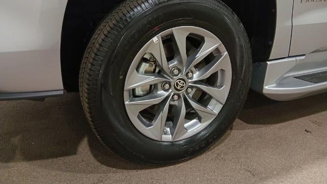 2024 Toyota Sienna XLE 8-Passenger