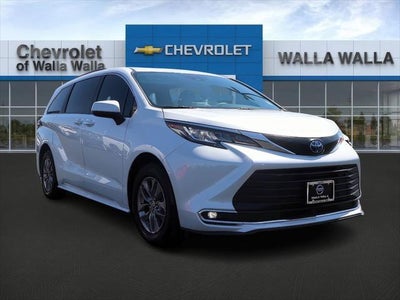 Photo of a 2023 Toyota Sienna AWD XLE 7-Passenger 4DR Mini-Van for sale