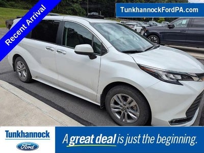 2022 Toyota Sienna AWD XLE 7-Passenger 4DR Mini-Van