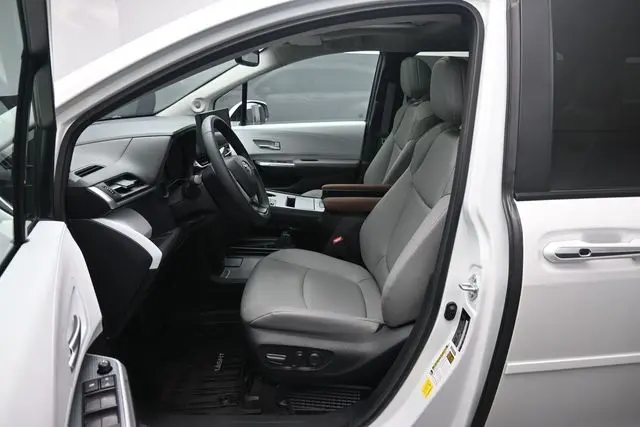2025 Toyota Sienna - $46,873