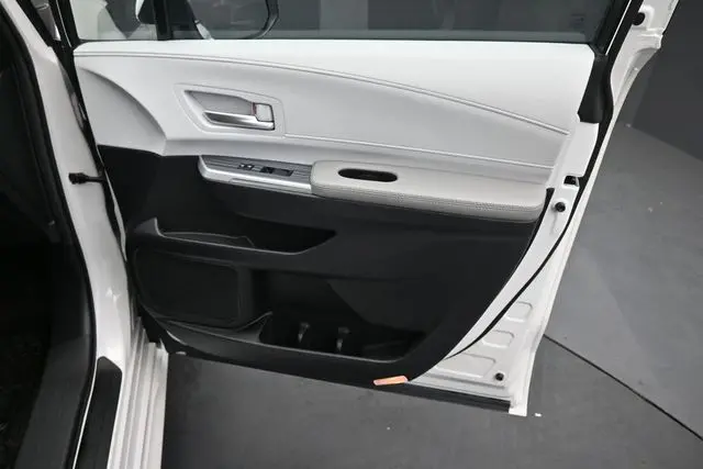 2025 Toyota Sienna - $46,873