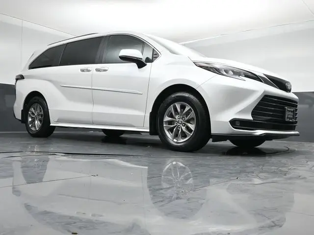 2025 Toyota Sienna - $46,873