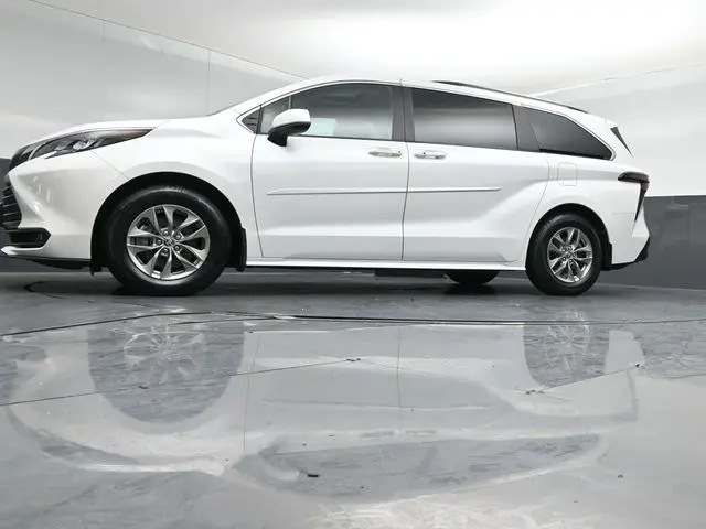 2025 Toyota Sienna - $46,873