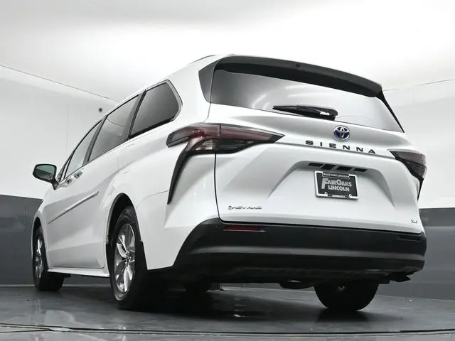 2025 Toyota Sienna - $46,873