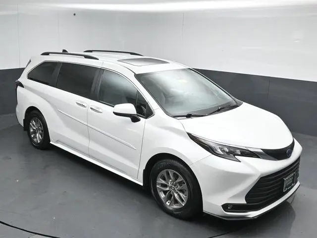2025 Toyota Sienna - $46,873