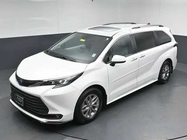 2025 Toyota Sienna - $46,873