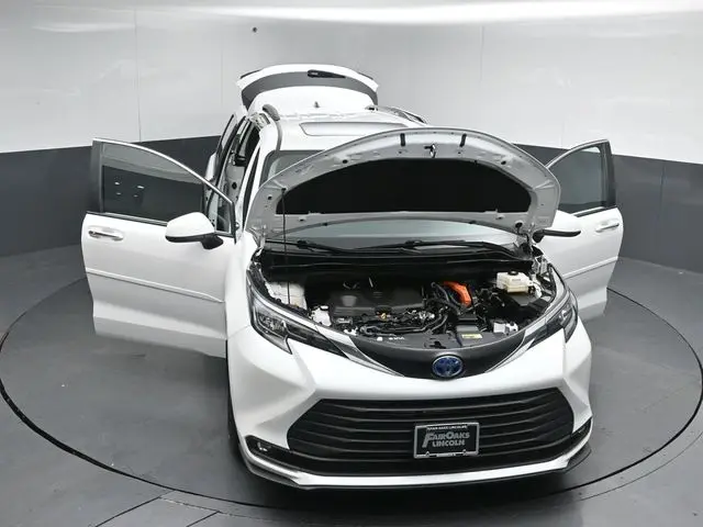 2025 Toyota Sienna - $46,873