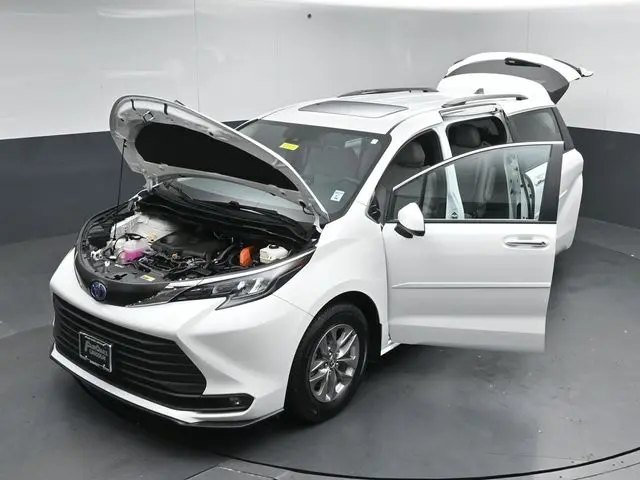 2025 Toyota Sienna - $46,873