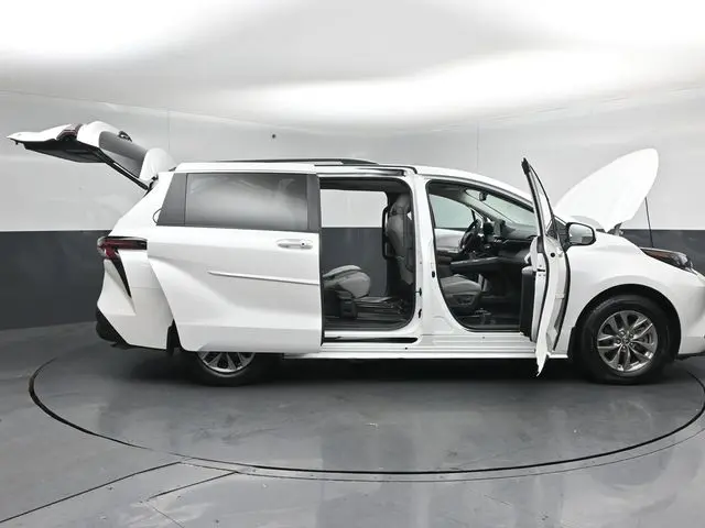2025 Toyota Sienna - $46,873