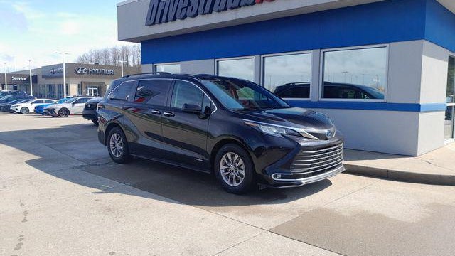 2021 Toyota Sienna XLE 7-Passenger