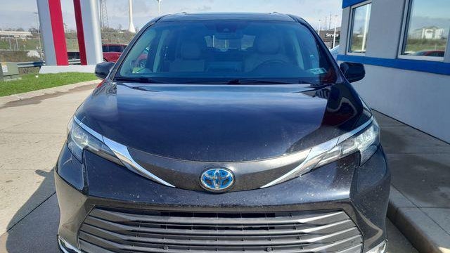 2021 Toyota Sienna XLE 7-Passenger