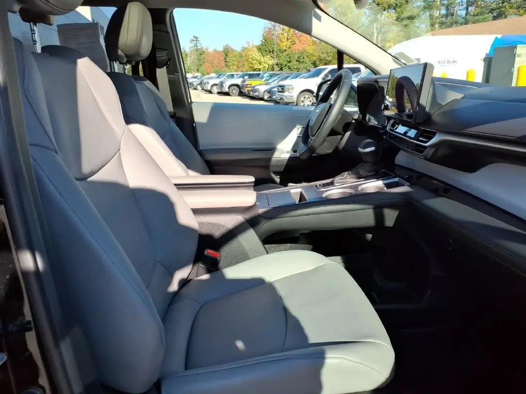 2025 Toyota Sienna - $48,500