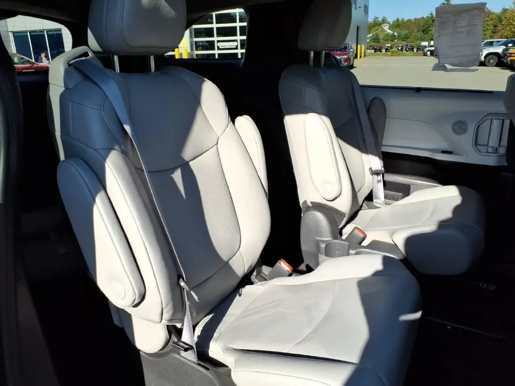 2025 Toyota Sienna - $48,500