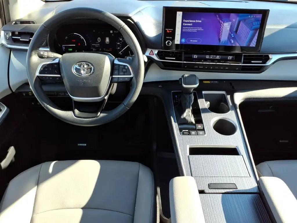 2025 Toyota Sienna - $48,500