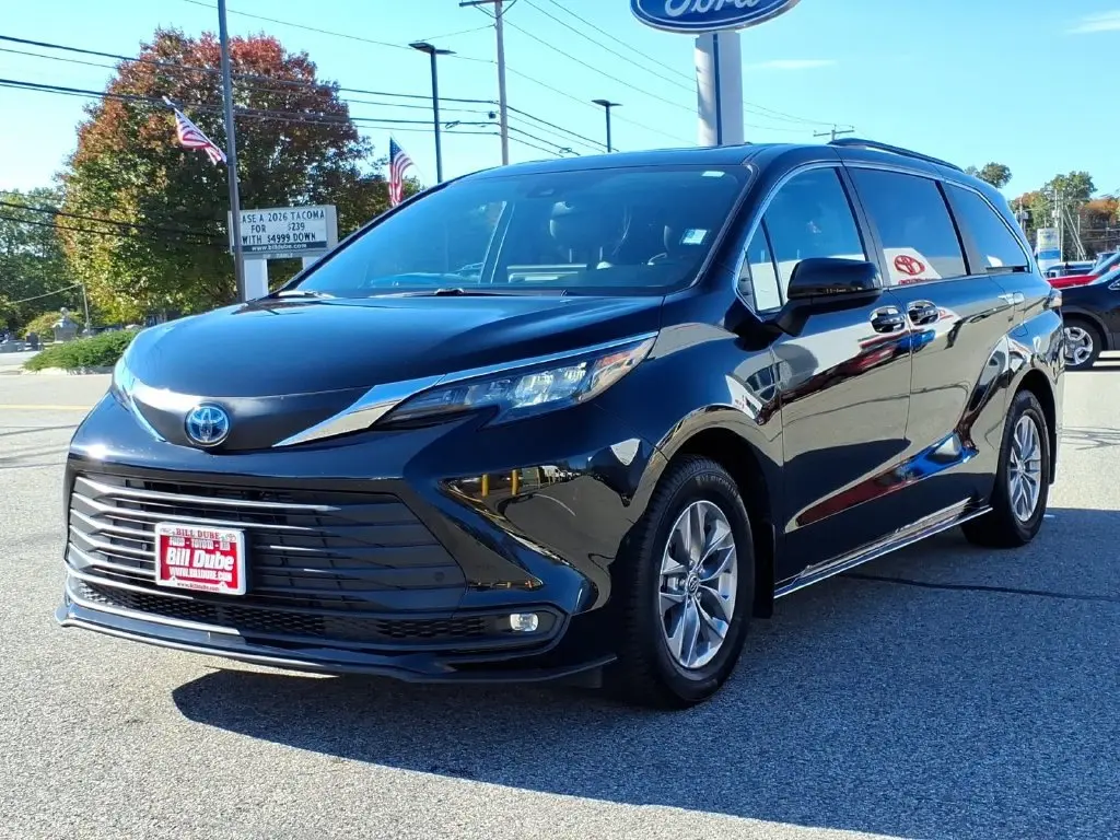 2025 Toyota Sienna - $48,500