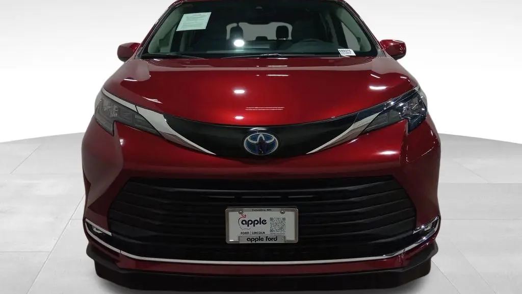 2024 Toyota Sienna XLE 7-Passenger