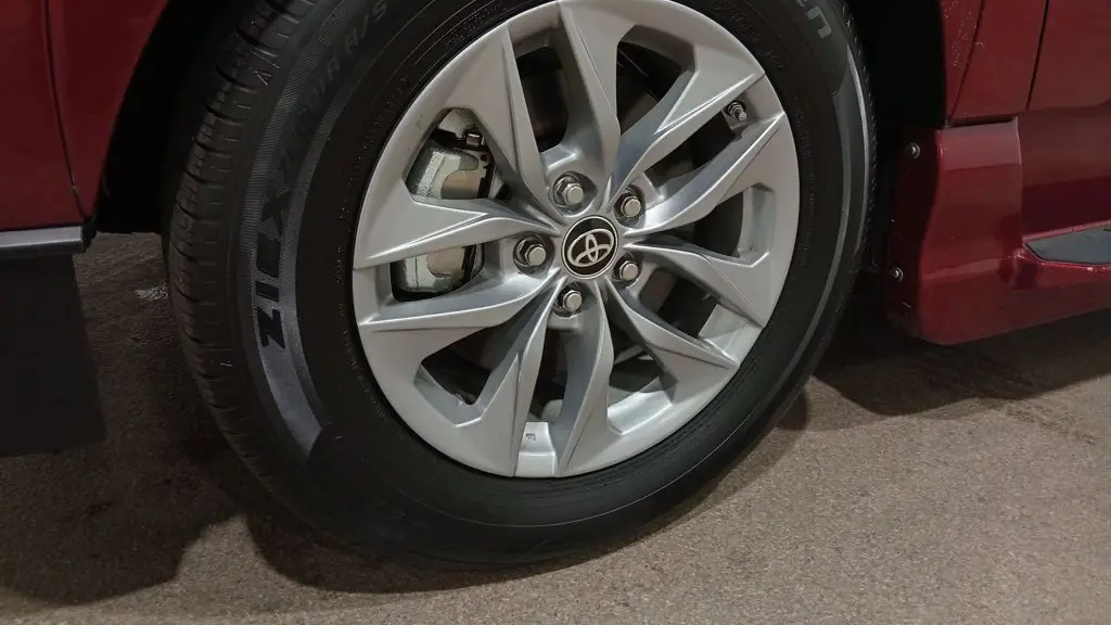 2024 Toyota Sienna XLE 7-Passenger