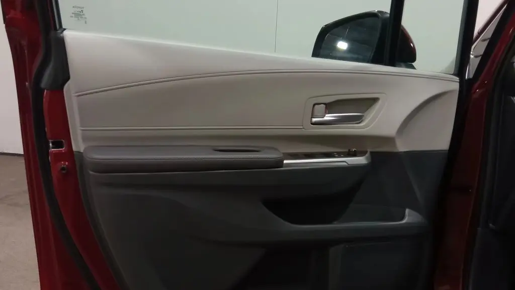 2024 Toyota Sienna XLE 7-Passenger