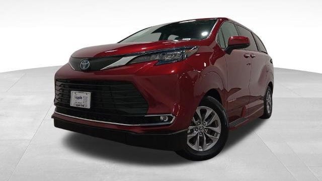 Preowned 2024 Toyota Sienna XLE 7-Passenger for Sale