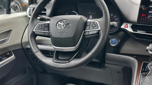 2024 Toyota Sienna XLE 7-Passenger