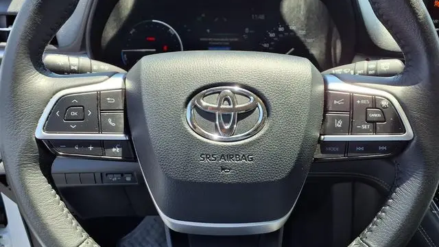 2025 Toyota Sienna XLE 7-Passenger