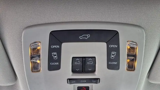 2025 Toyota Sienna XLE 7-Passenger