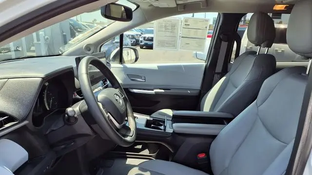 2025 Toyota Sienna XLE 7-Passenger