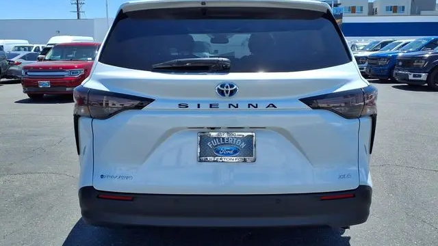 2025 Toyota Sienna XLE 7-Passenger