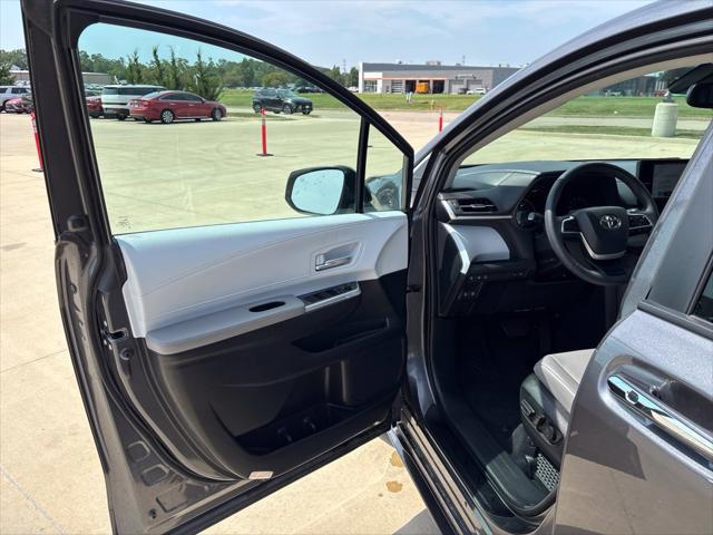 2025 Toyota Sienna - $46,400