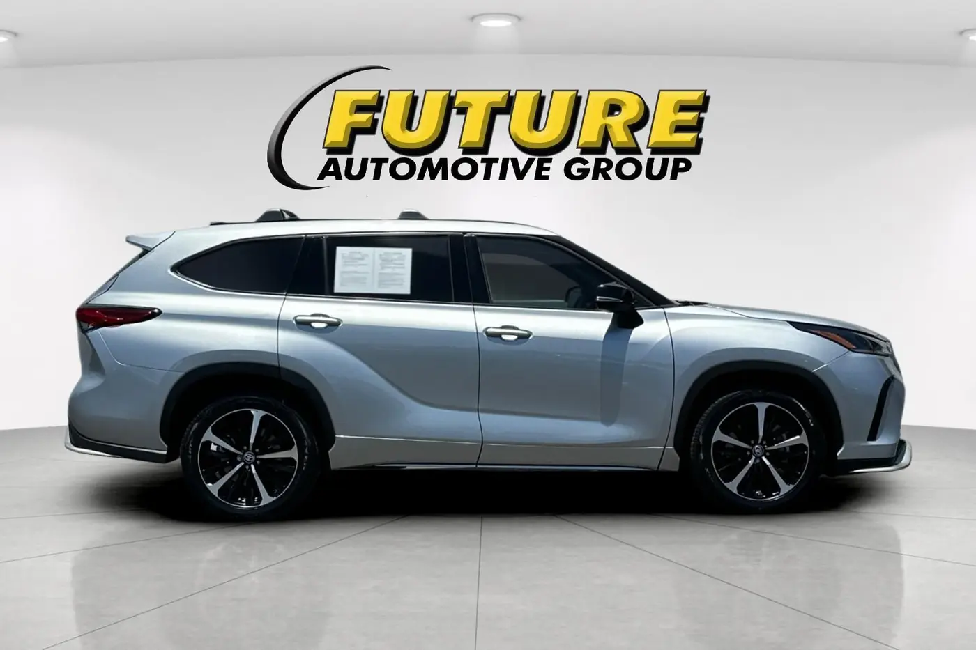 2022 Toyota Highlander - $38,625