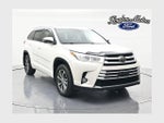 2017 Highlander Thumbnail 1