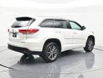 2017 Highlander Thumbnail 5