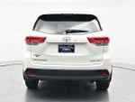 2017 Highlander Thumbnail 6