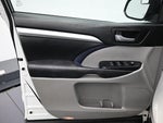 2017 Highlander Thumbnail 9