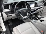 2017 Highlander Thumbnail 12