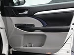 2017 Highlander Thumbnail 17