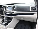 2017 Highlander Thumbnail 20
