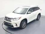 2017 Highlander Thumbnail 36