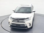 2017 Highlander Thumbnail 37