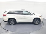 2017 Highlander Thumbnail 39