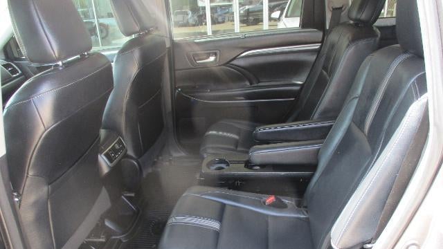 2017 Toyota Highlander SE