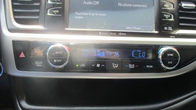 2017 Toyota Highlander SE