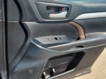 2019 Highlander Thumbnail 15