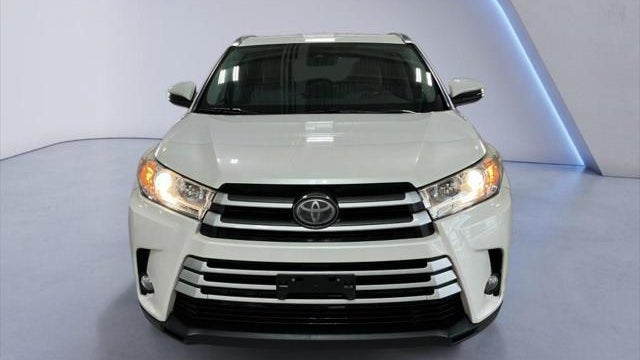 Preowned 2017 Toyota Highlander XLE for Sale